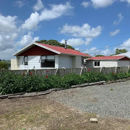 Peaceful Riverfront Cottage In Small Northland Town Te Kopuru Exterior photo