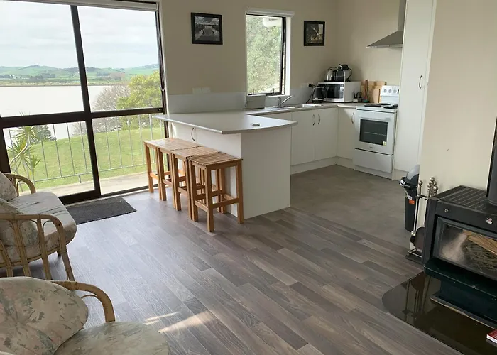 Peaceful Riverfront Cottage In Small Northland Town