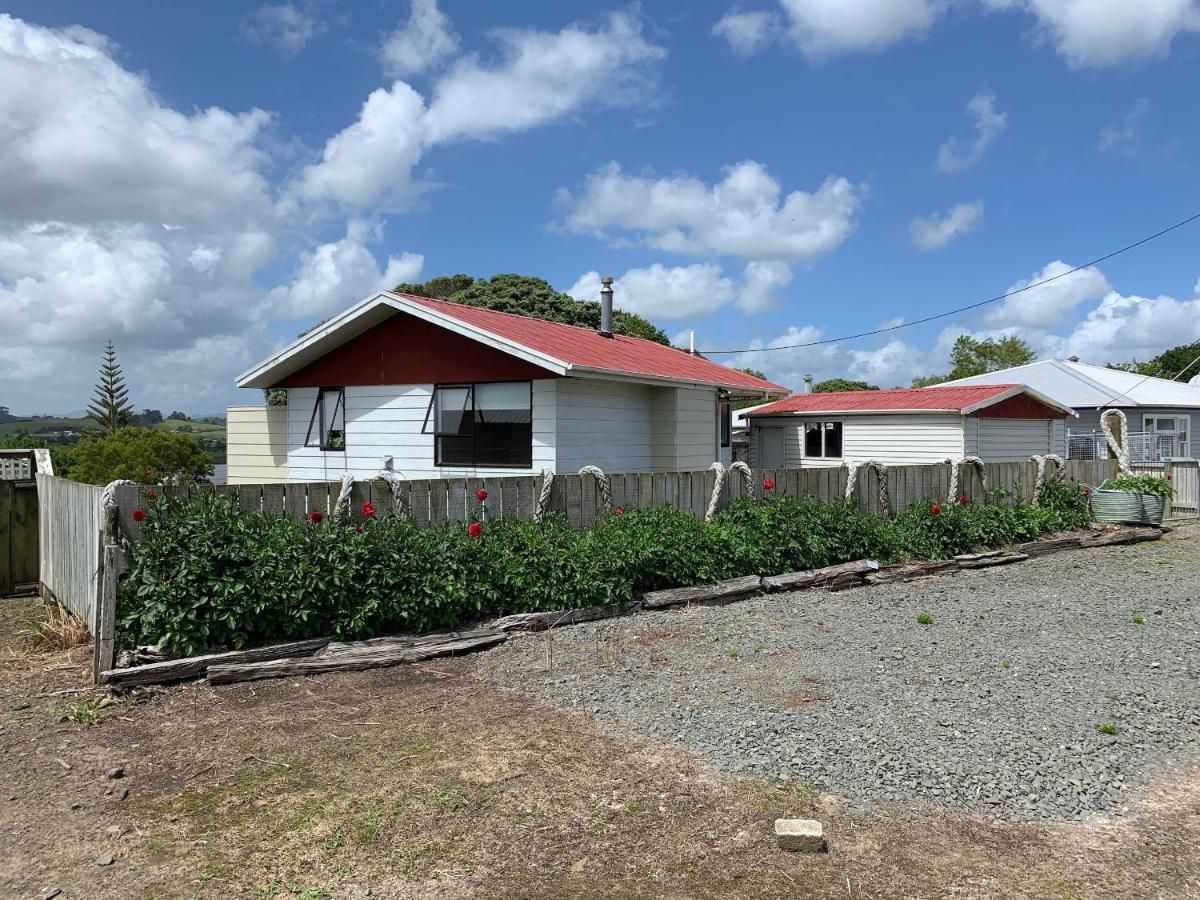 Peaceful Riverfront In Small Northland Town Holiday home *